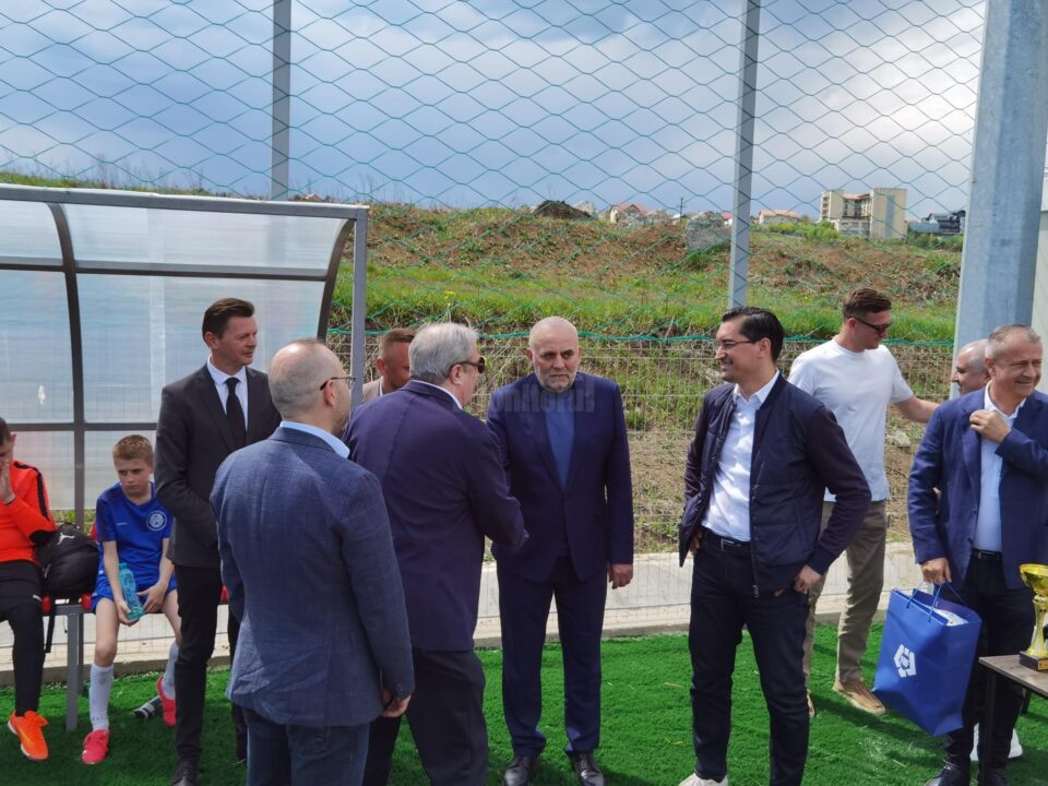 Inaugurarea bazei sportive de tip 1 la Suceava, în prezența delegației Federației Române de Fotbal, condusă de Răzvan Burleanu