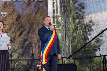 Primarul orașului Liteni, Tomiță Onisii