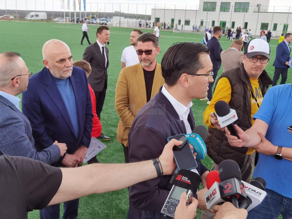 Inaugurarea bazei sportive de tip 1 la Suceava, în prezența delegației Federației Române de Fotbal, condusă de Răzvan Burleanu