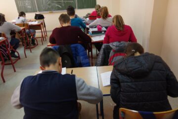 Elevii se reîntorc la cursuri doar pentru trei zile, după care au parte de minivacanța de 1 Mai