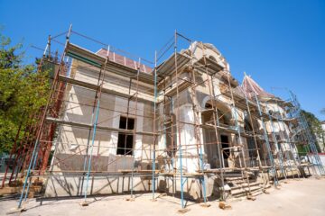 Consiliul Județean Suceava sprijină cu 1,2 milioane de lei reabilitarea clădirii de patrimoniu „Casa Tatos” din Fălticeni