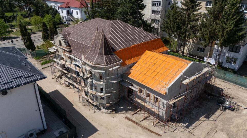 Consiliul Județean Suceava sprijină cu 1,2 milioane de lei reabilitarea clădirii de patrimoniu „Casa Tatos” din Fălticeni