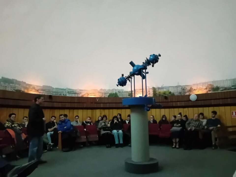 Artele în dialog