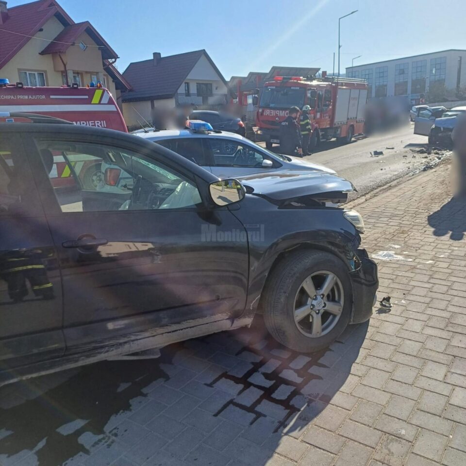 Mașina viceprimarului din Vicovu de Jos, lovită de un autoturism condus de un ucrainean fugărit de poliție