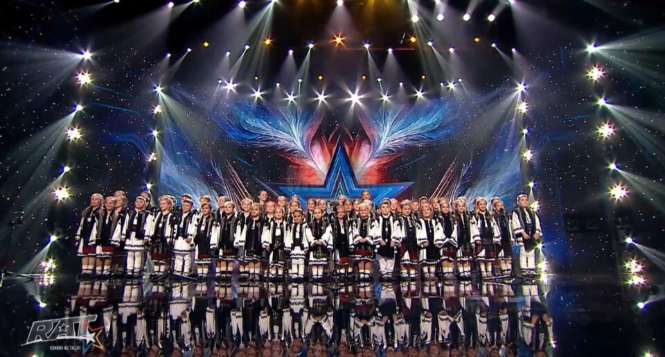 Stejareii din Cajvana la Romanii au talent