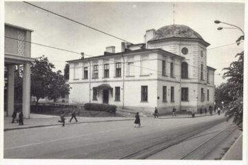 De nu știi construi, barem nu demola!