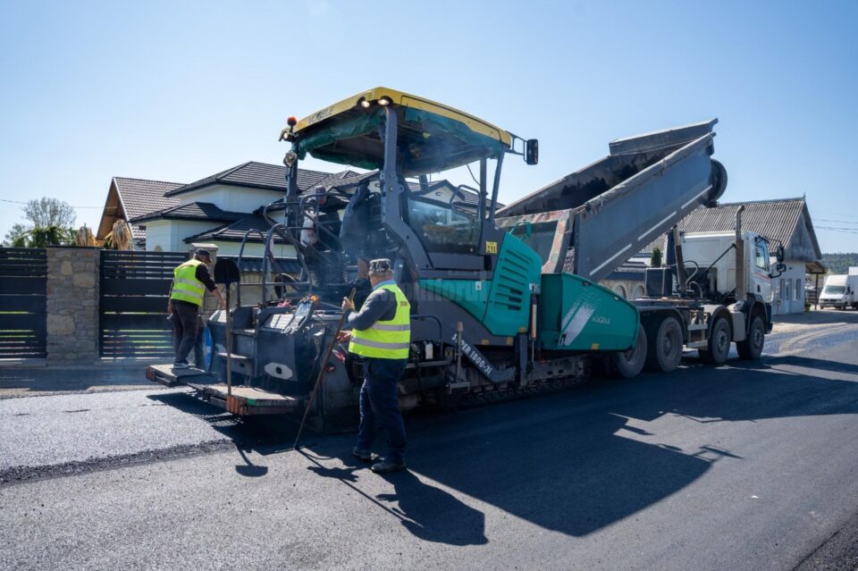 Șoldan anunță începerea lucrărilor de asfaltare pe drumul Baia – Bogata, care nu a mai fost modernizat din 2008