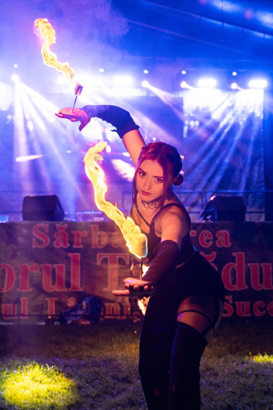 Flăcări, emoție și artă vie – Eternal Flames a încins atmosfera la Liteni. Foto Drăgoi Ionuț