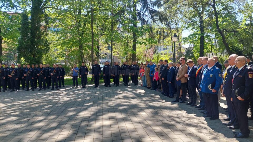 Ziua Veteranilor de Război, celebrată la monumentul care le este dedicat, din Parcul Central al Sucevei