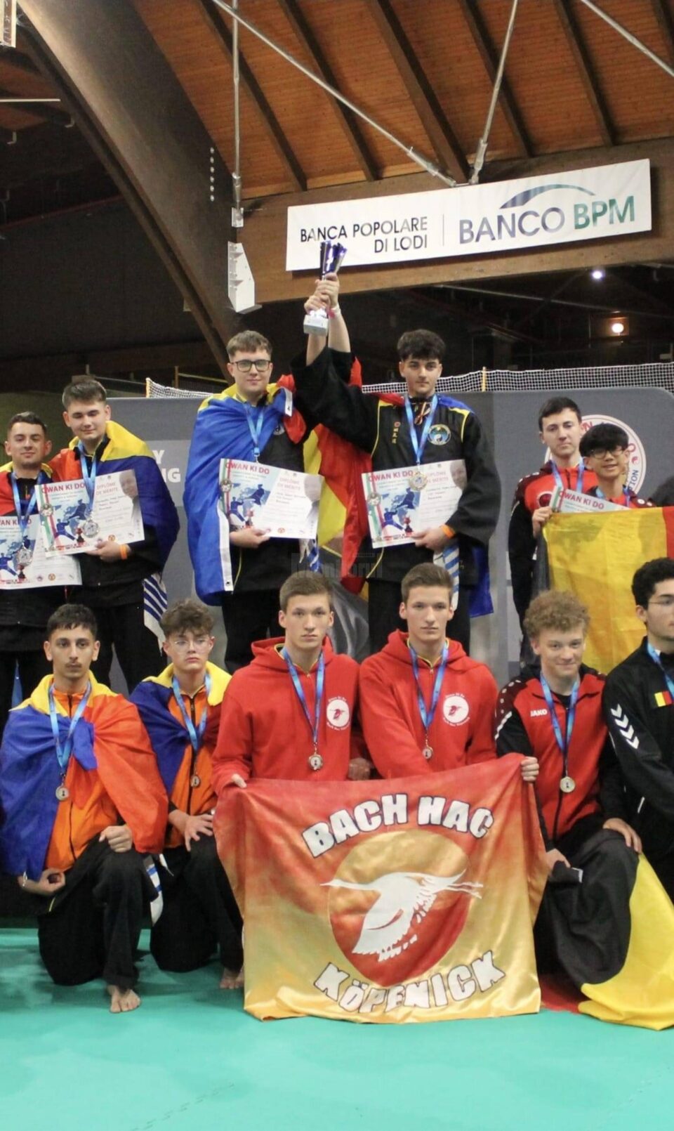 Elevul caporal Robert Achiriloaie, dublu campion mondial la Qwan Ki Do