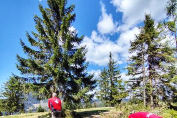 Salvamontiștii dorneni au început lucrările de întreținere a traseelor montane