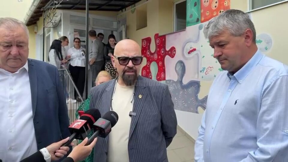 Cristian Popescu Piedone a votat la Fălticeni, împreună cu senatorul PSD Ioan Stan și primarul Cătălin Coman