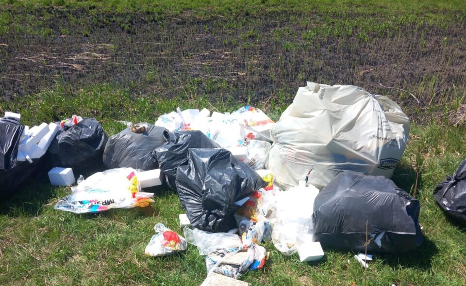 Amendat cu 30.000 de lei de Poliția Locală Șcheia, pentru aruncarea de deșeuri din construcții
