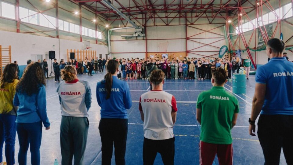 Copiii din Tara Dornelor s-au intalnit cu mari campioni ai Romaniei