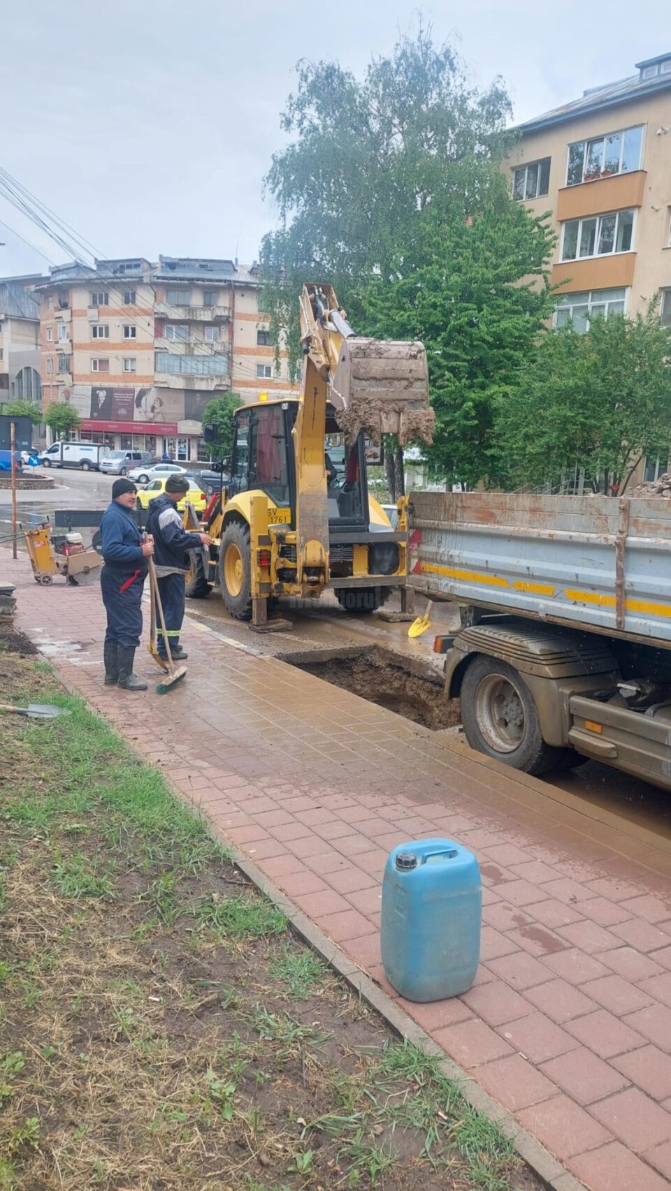 O avarie a lăsat fără apă zeci de locuințe, instituții și firme din centrul Sucevei și din cartierul Zamca
