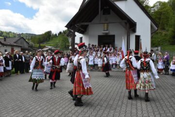 Polonezii din Bucovina au serbat sâmbătă, 10 mai, trei zile importante pentru istoria acestei comunități