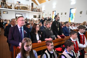 Polonezii din Bucovina au serbat sâmbătă, 10 mai, trei zile importante pentru istoria acestei comunități