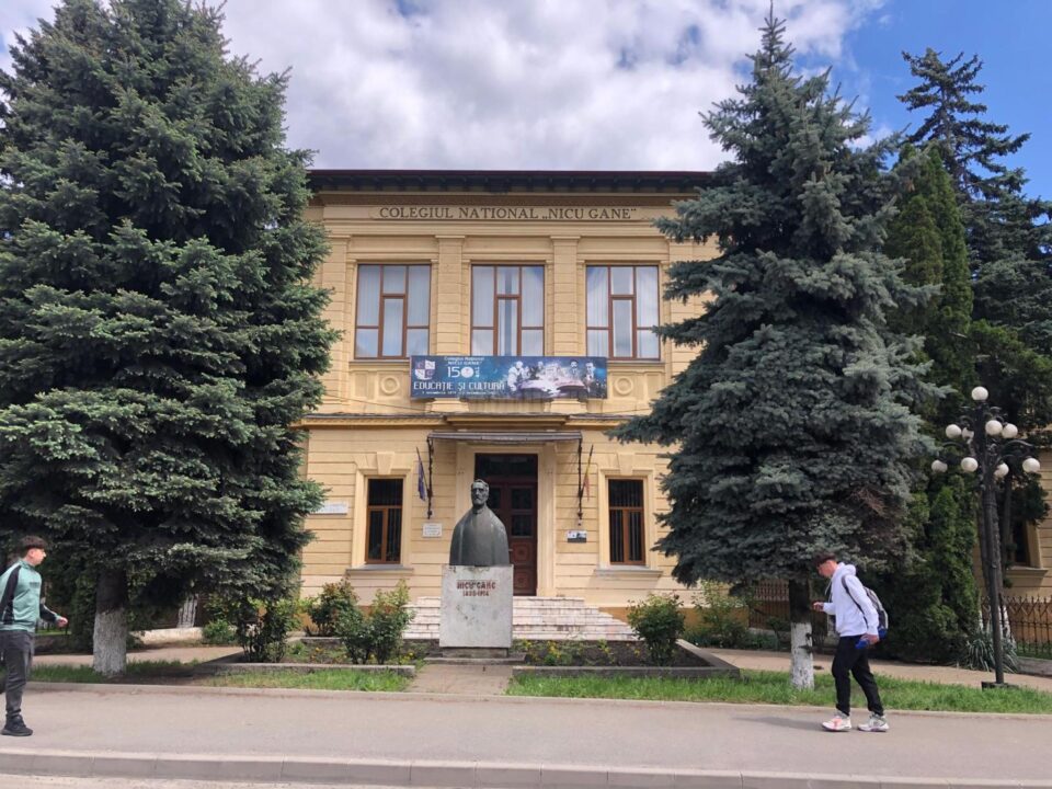 Colegiul Național „Nicu Gane”