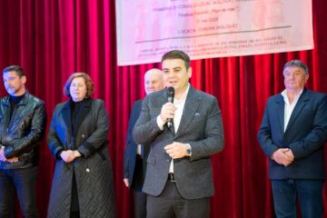 Președintele CJ Suceava, Gheorghe Șoldan, a participat la Festivalul „Flori de Mai” de la Iaslovăț