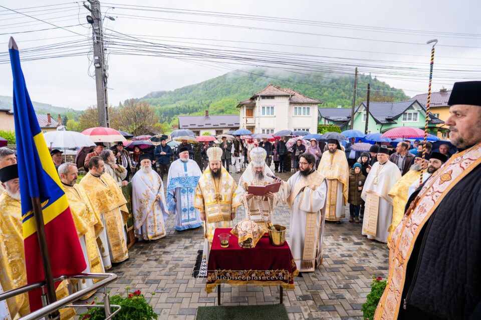 Biserica „Sfânta Cuvioasă Parascheva” din Molid a primit veșmântul luminos al sfințirii Biserica „Sfânta Cuvioasă Parascheva” din Molid a primit veșmântul luminos al sfințirii