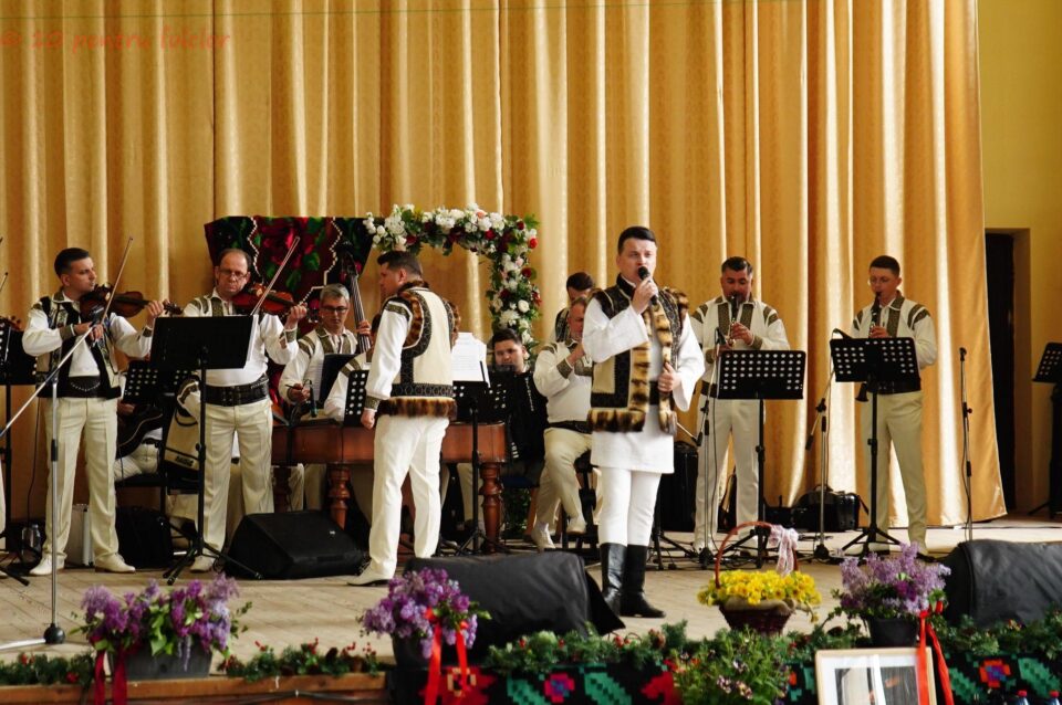 Cinci spectacole, cu artiști îndrăgiți, în Suceava, Broșteni, Ciocănești, Ipotești și Gălănești, în cadrul proiectului „10 pentru folclor”