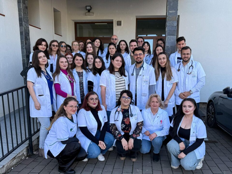 Caravana cu medici la Poiana Stampei