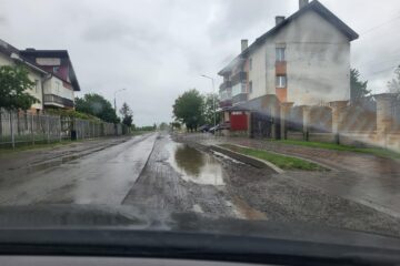 Se circulă în condiții groaznice pe DN 2H Gălănești – Vicovu de Jos
