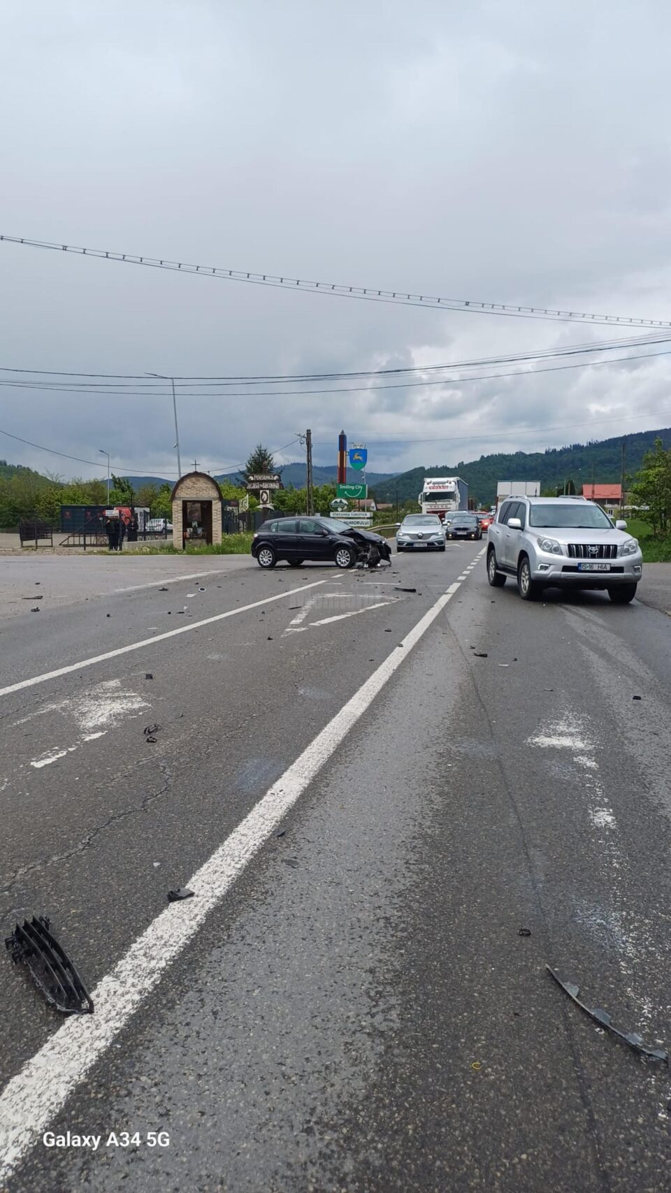 Ambulanță avariată și scoasă din uz din cauza unei șoferițe care nu ar fi acordat prioritate