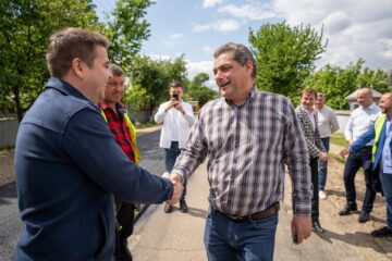 Gheorghe Șoldan anunță începerea modernizării drumului dintre Verești și Udești, pe care nu s-a mai turnat asfalt de 10 ani