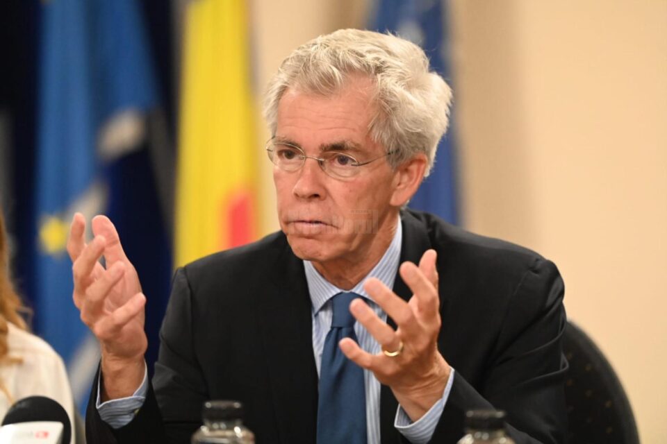 John M. Florescu - producător executiv