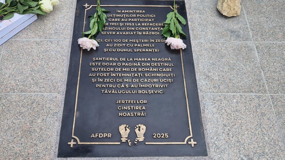 În apropierea Cazninoului din Constanța a fost dezvelită o placă memorială dedicată deținuților politici români anticomuniști care au participat la reconstruirea acestui edificiu