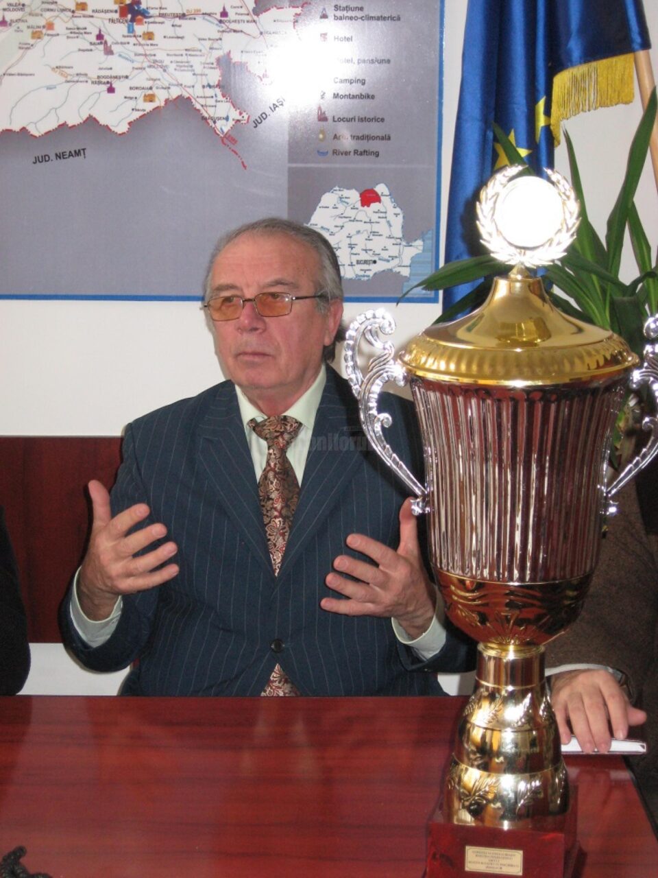 Doctorul Bilius, distins de colegii veterinari, după ce devenise campion național