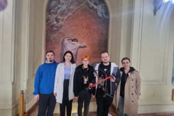 Masteranzi FIESC impreuna cu indrumatorul lor, premiati la competitia ieseana