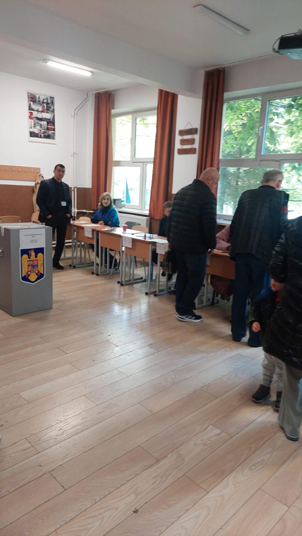 Sucevenii votează pentru alegerea președintelui României