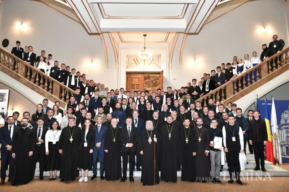 Participanții la Olimpiada Națională de Religie destinată școlilor teologice ortodoxe, din ciclul liceal Participanții la Olimpiada Națională de Religie destinată școlilor teologice ortodoxe, din ciclul liceal