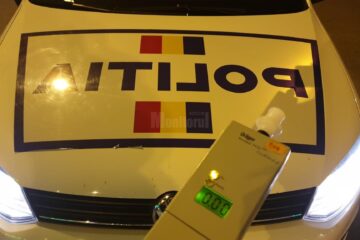 Polițiștii, alertați cu privire la o mașină condusă haotic pe E 85. Șoferița nu a putut sufla în etilotest