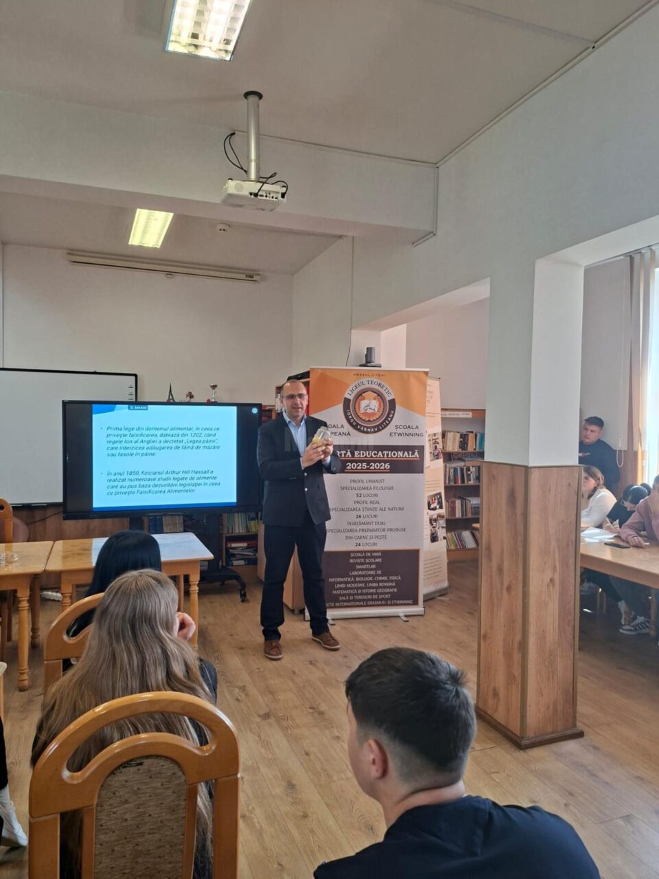 Decanul Facultății de Inginerie Alimentară din cadrul Universității „Ștefan cel Mare” din Suceava, prof. univ. dr. ing. Oroian Mircea Adrian