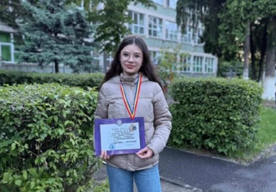 Ostaciuc Anastasia, din clasa a IX-a, de la Colegiul Național „Mihai Eminescu” Suceava