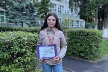 Ostaciuc Anastasia, din clasa a IX-a, de la Colegiul Național „Mihai Eminescu” Suceava
