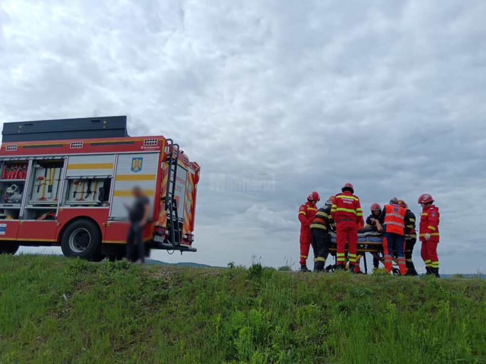 Bărbat încarcerat după ce mașina cu care circula s-a răsturnat