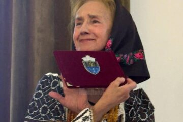 Marii artiști Florin Piersic și Sofia Vicoveanca au fost onorați cu titlul de „Cetățean de Onoare” al comunei Putna