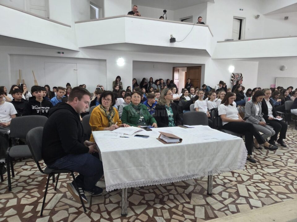 „Starul de mâine” – talent-show la Cajvana, în cadrul proiectului PNRAS - „Șansa ta este Educația!” „Starul de mâine” – talent-show la Cajvana, în cadrul proiectului PNRAS - „Șansa ta este Educația!”