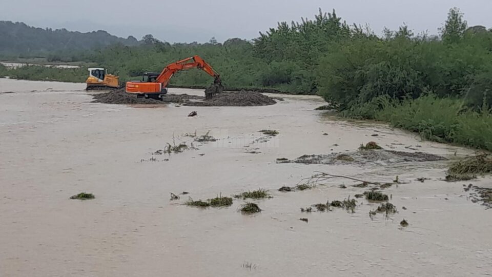 Intervenție pentru stoparea eroziunii pe pârâul Râșca, în comuna Bogdănești