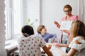 Aproape 1.500 de candidați vor o carieră la catedră