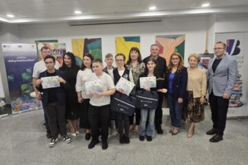 Elevi pasionați de geografie, premiați la Călărași