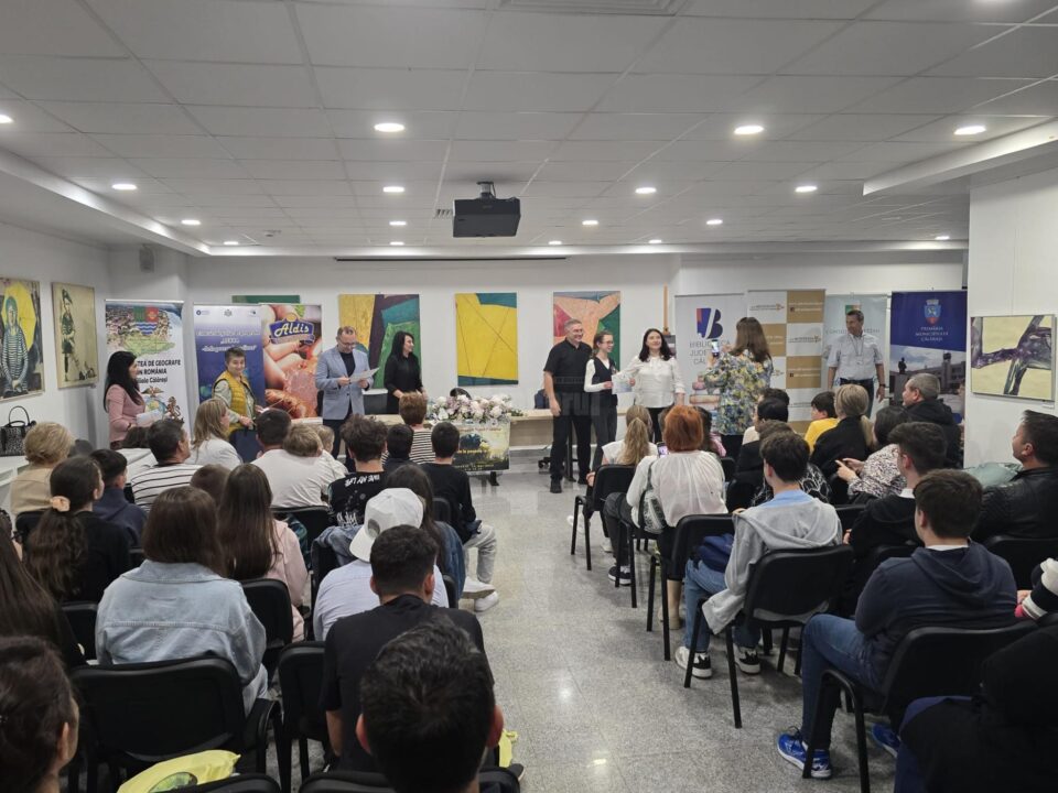Elevi pasionați de geografie, premiați la Călărași
