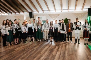 „Seara Bucovineană” – bucurie pentru tineri, alinare pentru cei în vârstă