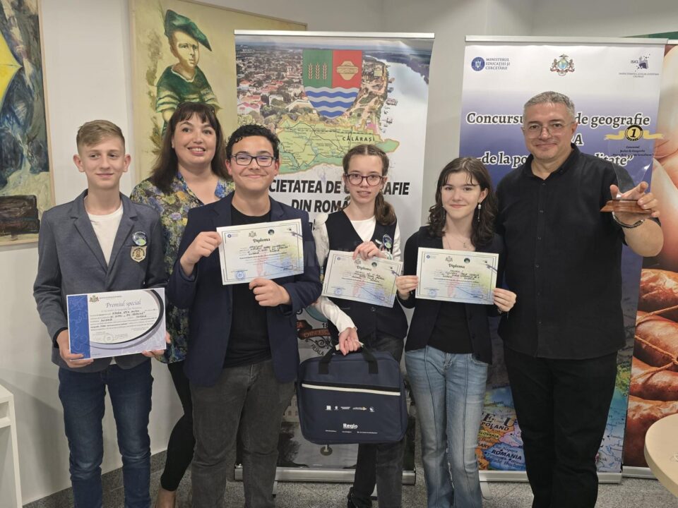 Elevi pasionați de geografie, premiați la Călărași