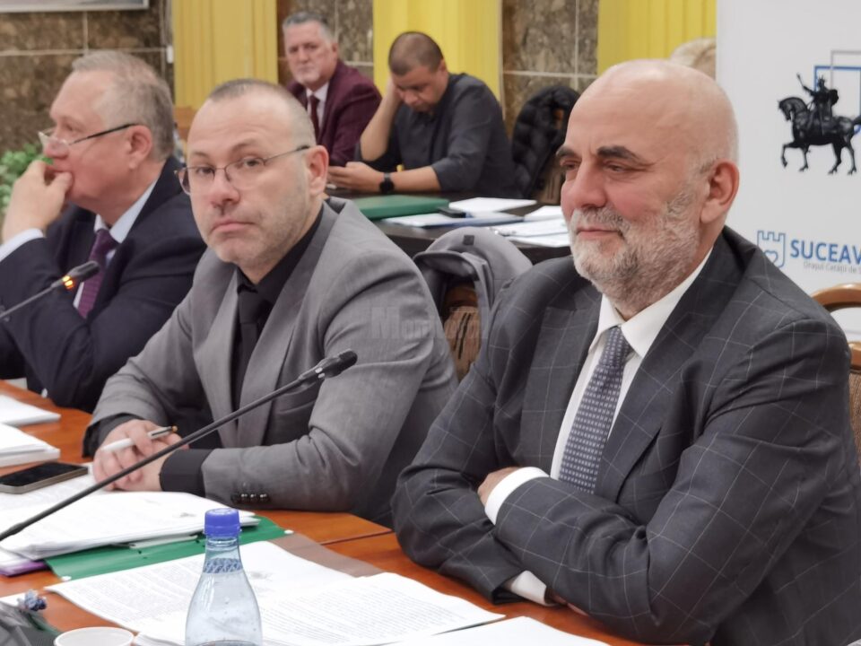 Primarul Vasile Rîmbu a lăudat spiritul civic al proprietarilor a trei garaje, care sunt de acord să renunțe la ele, pentru modernizarea străzii Ștefan Tomșa