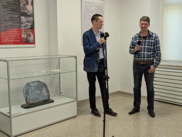 Cea mai mare camee din lume, realizată de artistul german Andreas Roth, expusă la Muzeul de Istorie Suceava